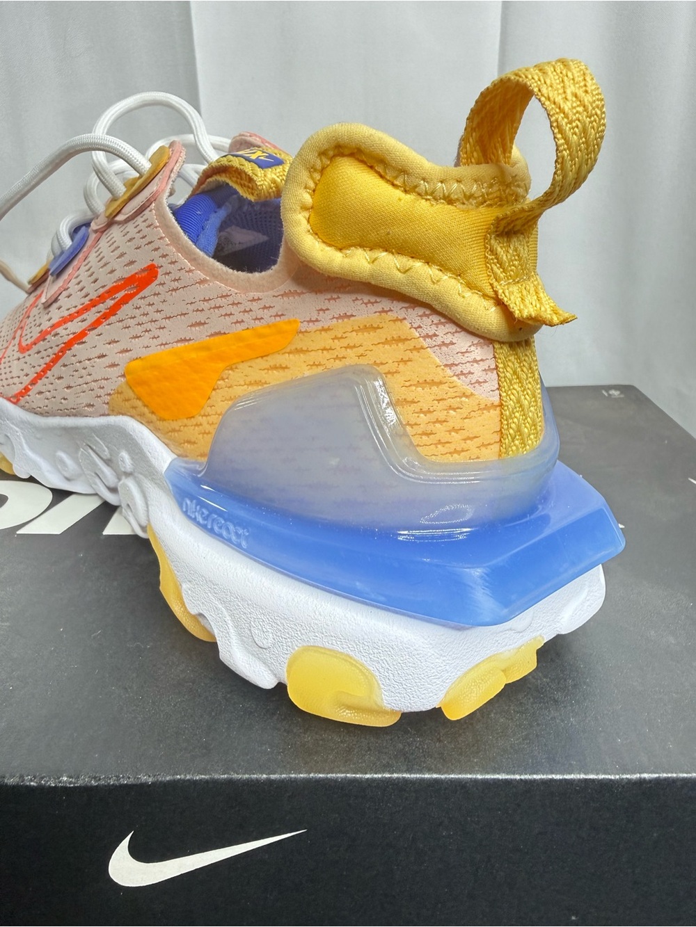 Nike Womens React Vision CI7523-600 Orange Running Shoes Sneakers Size 9.5 - Picture 4 of 7
